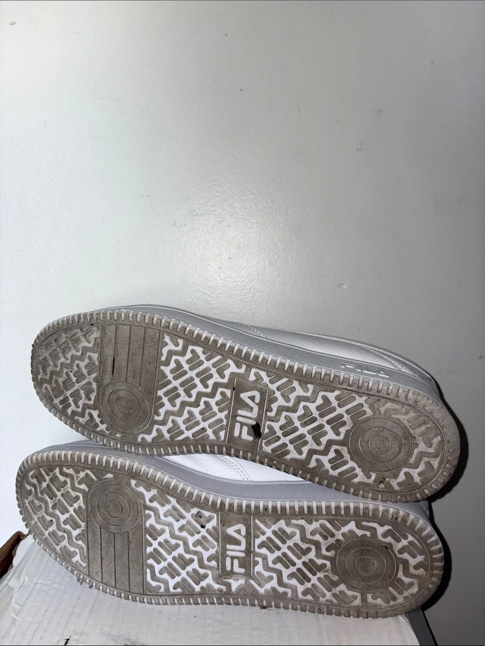 Fila Men's All-White Low-Top Sneakers size 13
